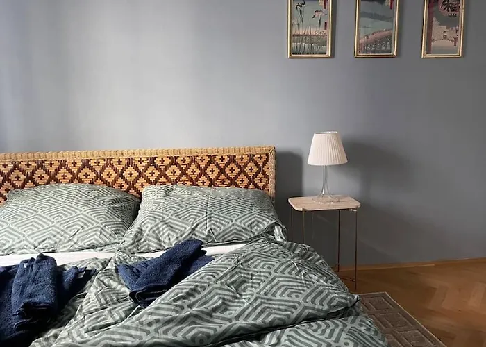 Apartment Modern & Charming @ Quarter! 7min To Center
